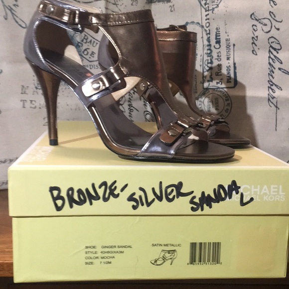Never worn Michael Kors ginger sandal - Picture 4 of 4